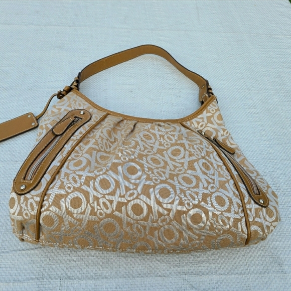 Holiday Shopping? NWT and NWOT Items Available! - Picture 14 of 16